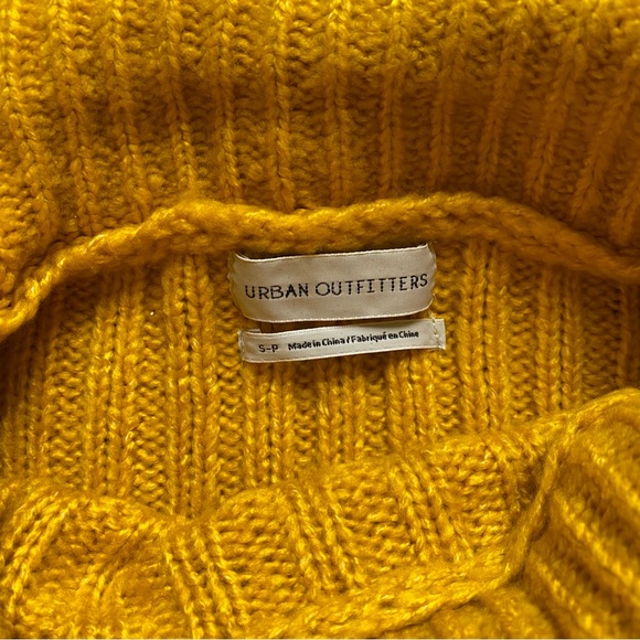 NTW Urban Outfitters Cropped Knit Pullover - Picture 3 of 4